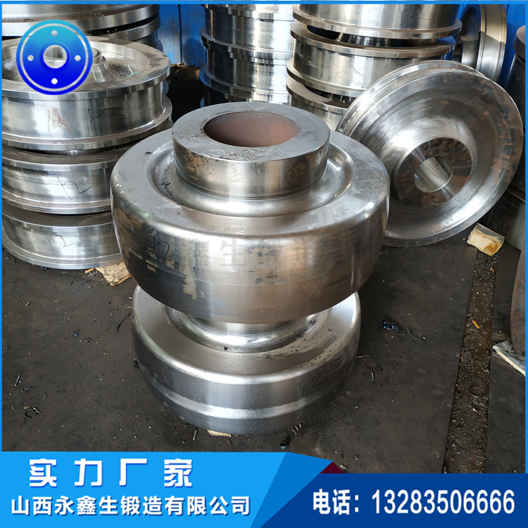 鍛造烘干設(shè)備拖輪鍛造件